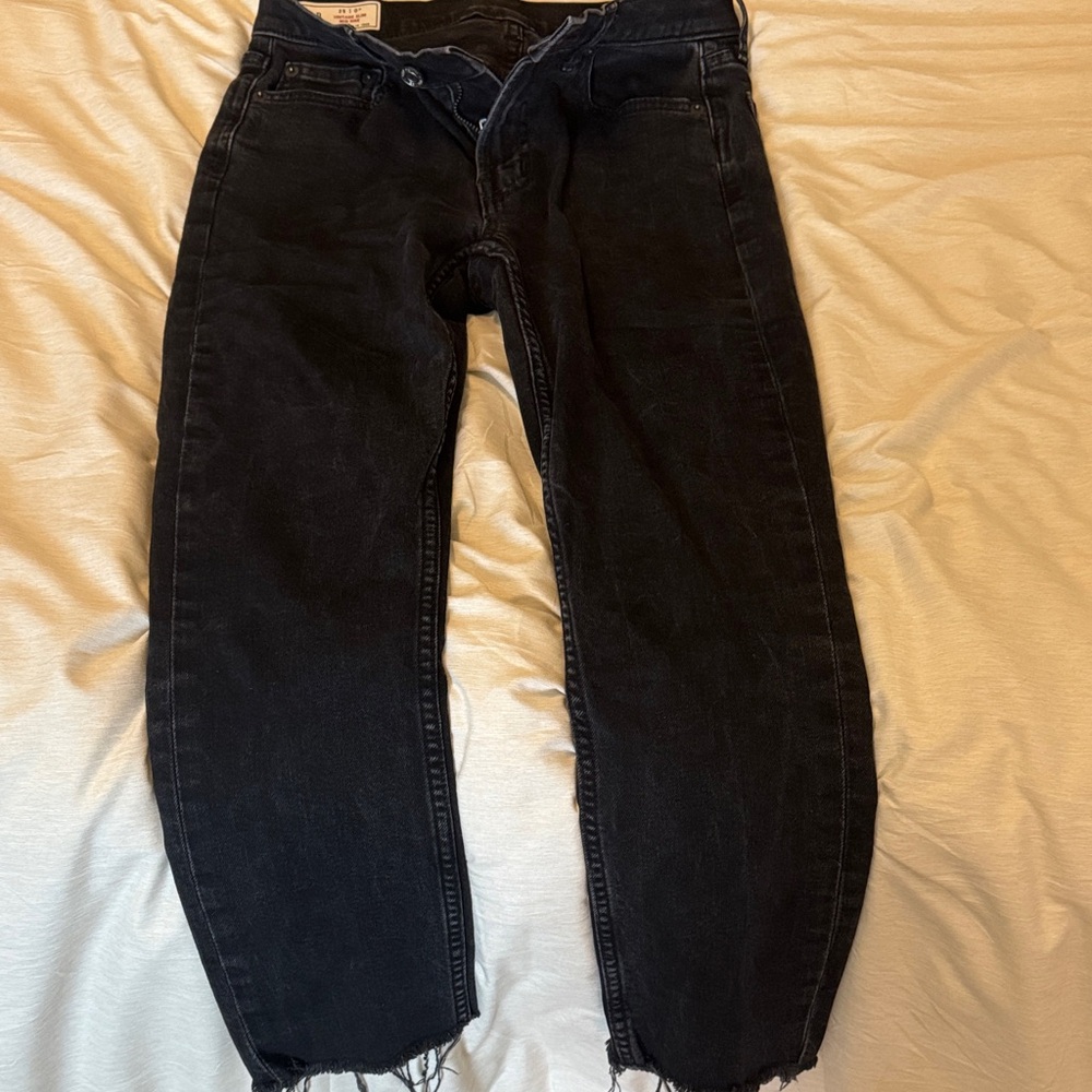GAP Women's Ankle Jeans in Dark Black
